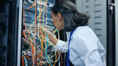 Web Host vs. Server: Key Differences to Know to Run a Successful Website